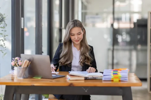 Ambitionierte Talente aus der Generation Z wünschen sich ein attraktives Gehalt mit Zusatzleistungen.