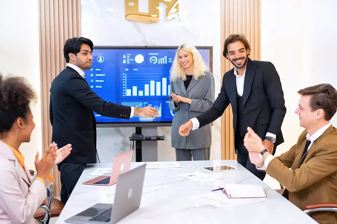kreditmanagement-FAIRFAMILY Analysiere Deine Kunden regelmäßig, um rentable Geschäftspartner:innen zu identifizieren und risikobehaftete Forderungen abzusichern.<br />